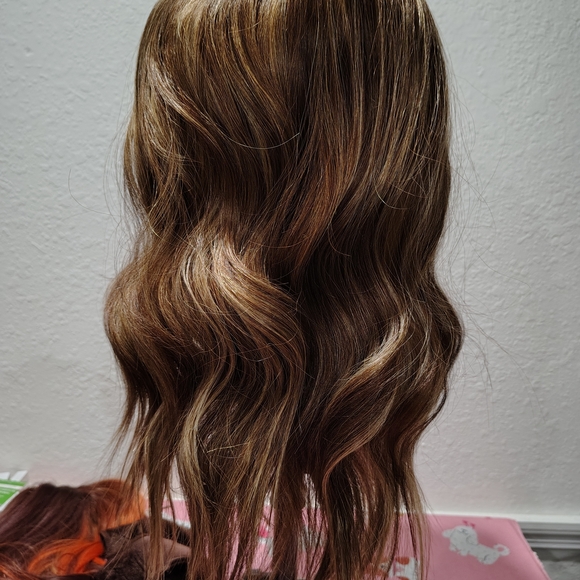 Elegant Brown Wavy Hair Wig - Picture 2 of 5